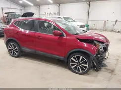 JN1BJ1CR4HW112768 2017 NISSAN ROGUE