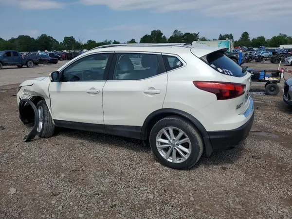 JN1BJ1CR4HW113497 2017 NISSAN ROGUE - Image 2
