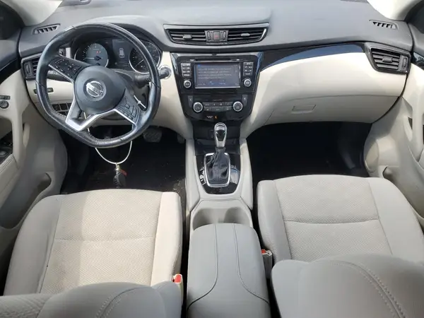 JN1BJ1CR4HW113497 2017 NISSAN ROGUE - Image 8