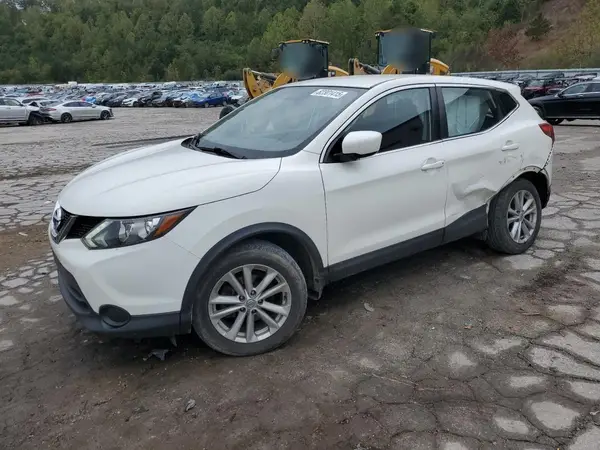 JN1BJ1CR4HW114472 2017 NISSAN ROGUE - Image 1