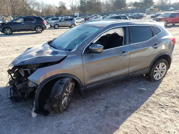 JN1BJ1CR4HW114505 2017 NISSAN ROGUE - Image 1