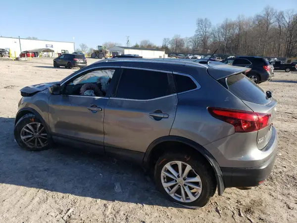 JN1BJ1CR4HW114505 2017 NISSAN ROGUE - Image 2