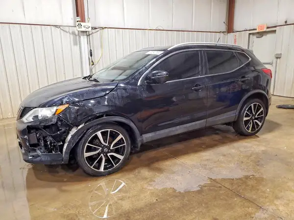 JN1BJ1CR4HW114567 2017 NISSAN ROGUE - Image 1
