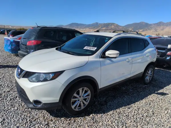 JN1BJ1CR4HW115248 2017 NISSAN ROGUE - Image 1