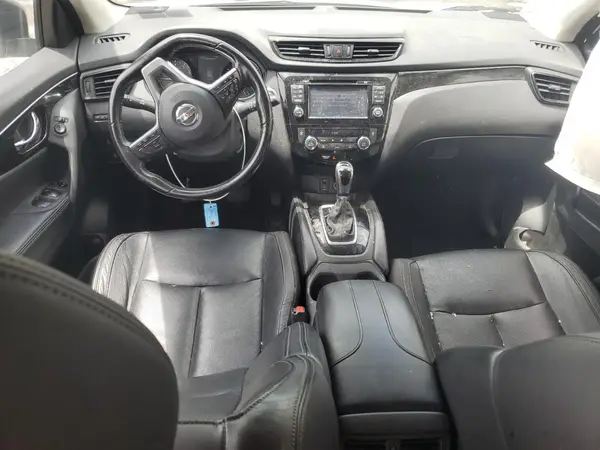 JN1BJ1CR4HW115363 2017 NISSAN ROGUE - Image 8