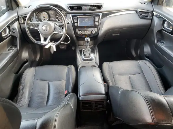 JN1BJ1CR4HW115962 2017 NISSAN ROGUE - Image 8