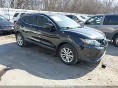 JN1BJ1CR4HW117324 2017 NISSAN ROGUE
