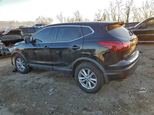 JN1BJ1CR4HW120692 2017 NISSAN ROGUE - Image 2