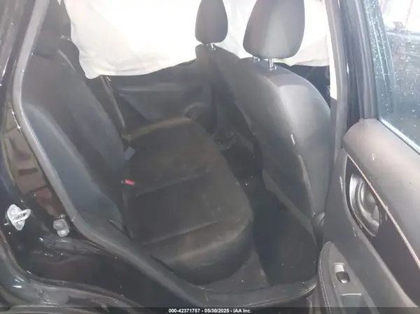 JN1BJ1CR4HW121356 2017 NISSAN ROGUE - Image 8
