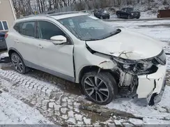 JN1BJ1CR4HW121471 2017 NISSAN ROGUE