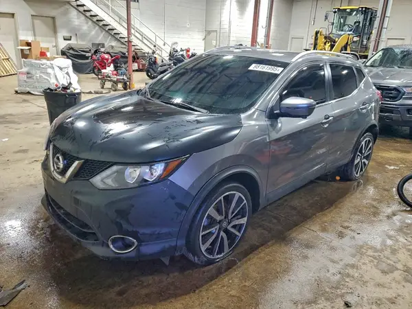 JN1BJ1CR4HW124273 2017 NISSAN ROGUE - Image 1