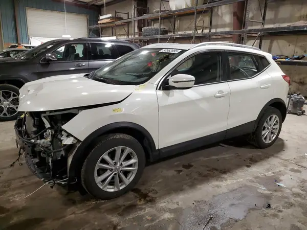 JN1BJ1CR4HW124855 2017 NISSAN ROGUE - Image 1