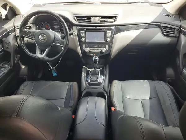 JN1BJ1CR4HW124886 2017 NISSAN ROGUE - Image 8