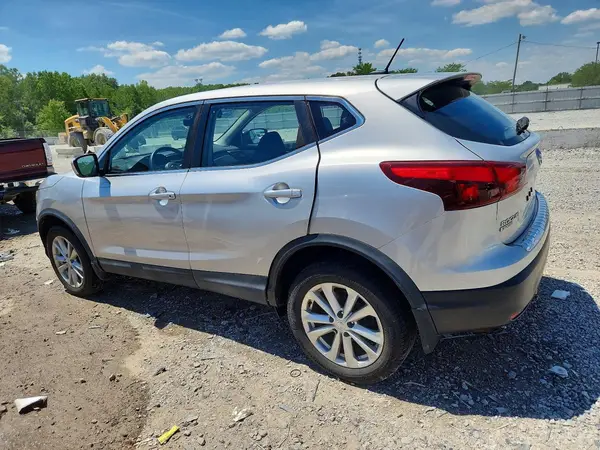 JN1BJ1CR4HW129084 2017 NISSAN ROGUE - Image 2