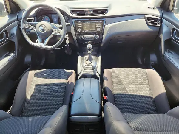 JN1BJ1CR4HW129084 2017 NISSAN ROGUE - Image 8