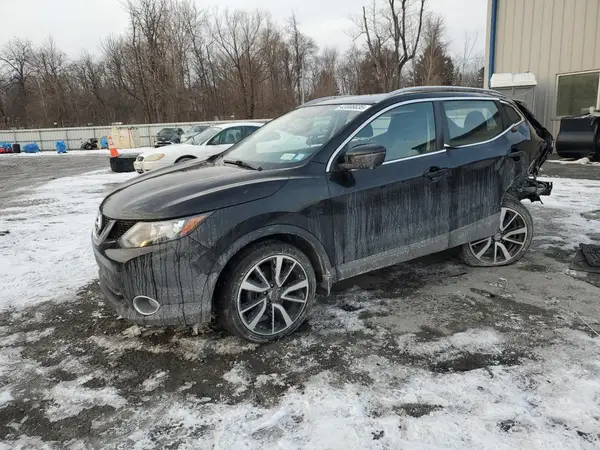 JN1BJ1CR4HW129554 2017 NISSAN ROGUE - Image 1