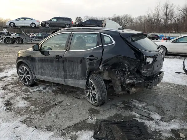 JN1BJ1CR4HW129554 2017 NISSAN ROGUE - Image 2