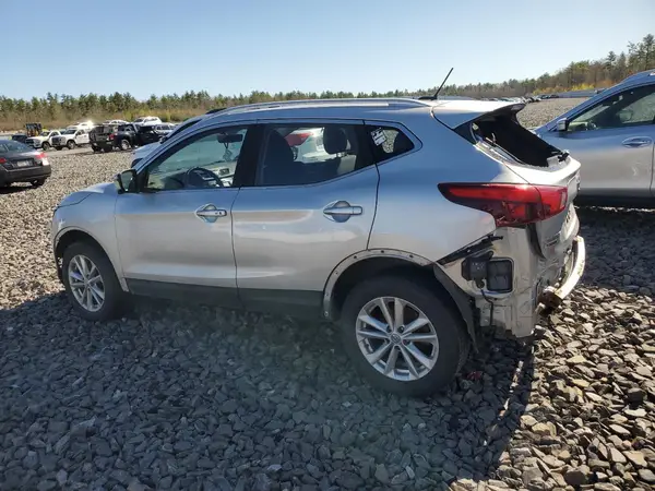 JN1BJ1CR4HW130199 2017 NISSAN ROGUE - Image 2