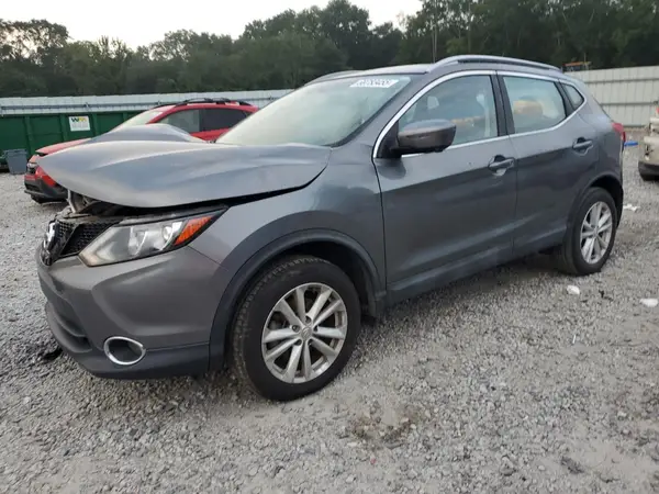 JN1BJ1CR4HW132115 2017 NISSAN ROGUE - Image 1