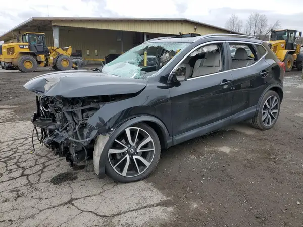 JN1BJ1CR4HW133040 2017 NISSAN ROGUE - Image 1