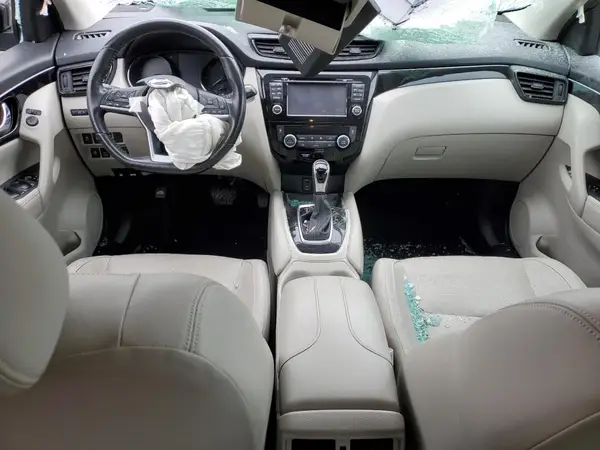 JN1BJ1CR4HW133040 2017 NISSAN ROGUE - Image 8