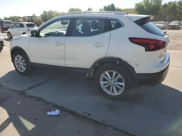 JN1BJ1CR4HW133863 2017 NISSAN ROGUE - Image 2