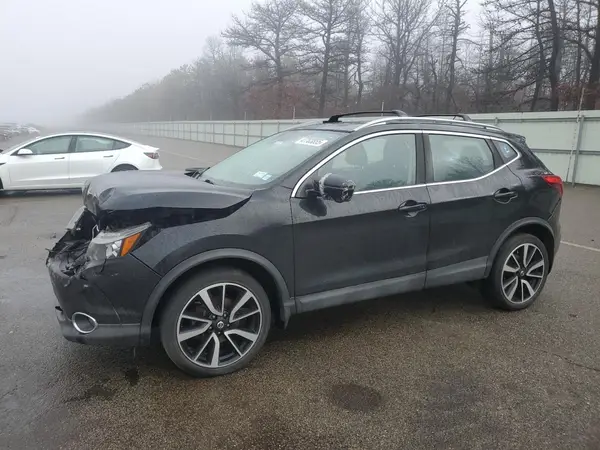 JN1BJ1CR4HW139579 2017 NISSAN ROGUE - Image 1