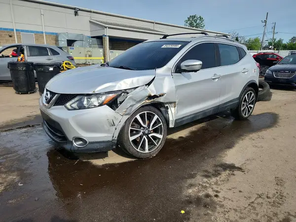 JN1BJ1CR4HW139582 2017 NISSAN ROGUE - Image 1