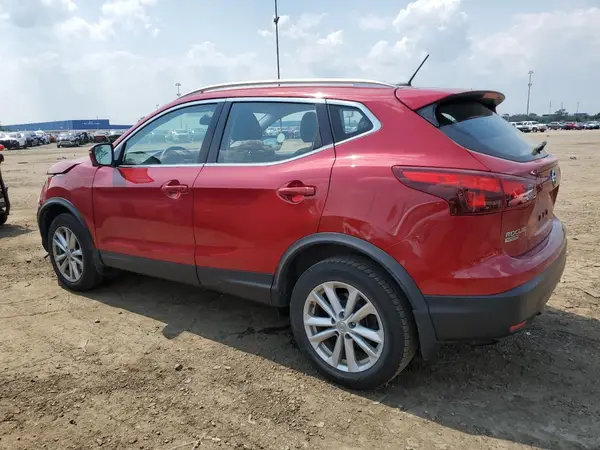 JN1BJ1CR4HW141767 2017 NISSAN ROGUE - Image 2