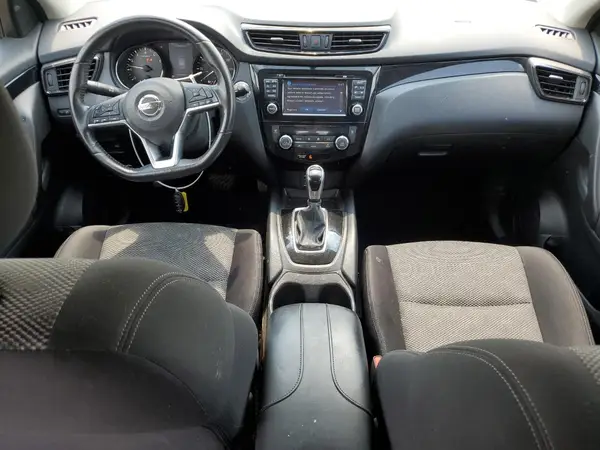 JN1BJ1CR4HW141767 2017 NISSAN ROGUE - Image 8