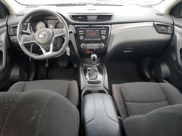 JN1BJ1CR4HW142501 2017 NISSAN ROGUE - Image 8