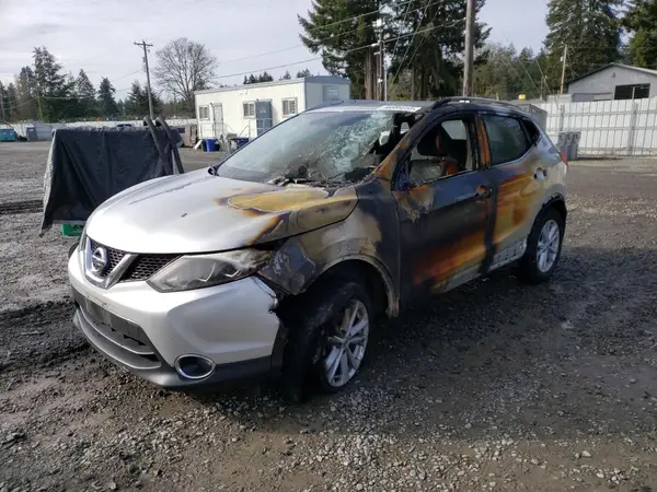 JN1BJ1CR4HW143096 2017 NISSAN ROGUE - Image 1