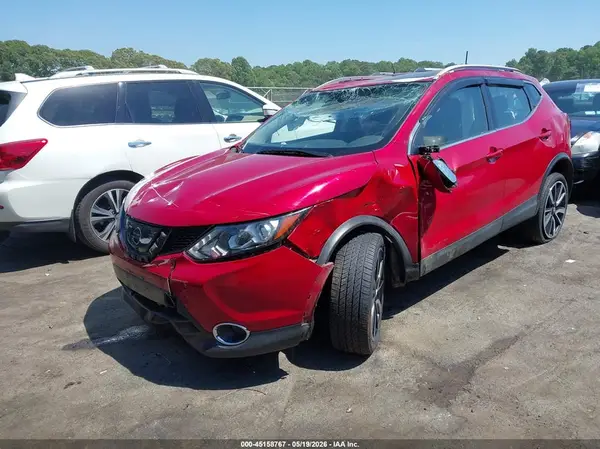 JN1BJ1CR4JW201214 2018 NISSAN ROGUE - Image 2