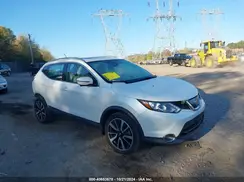 JN1BJ1CR4JW203481 2018 NISSAN ROGUE