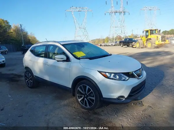 JN1BJ1CR4JW203481 2018 NISSAN ROGUE - Image 1