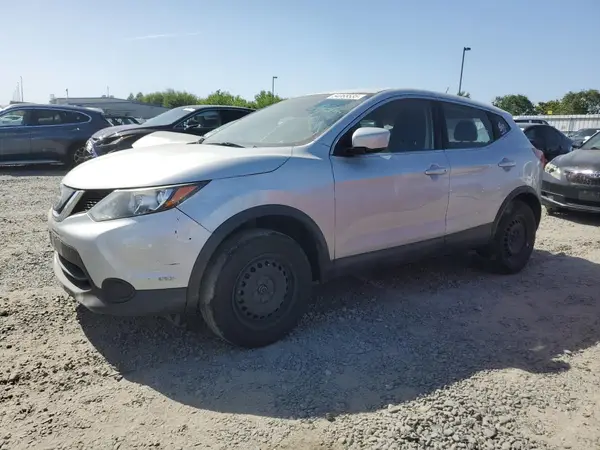 JN1BJ1CR4JW261624 2018 NISSAN ROGUE - Image 1