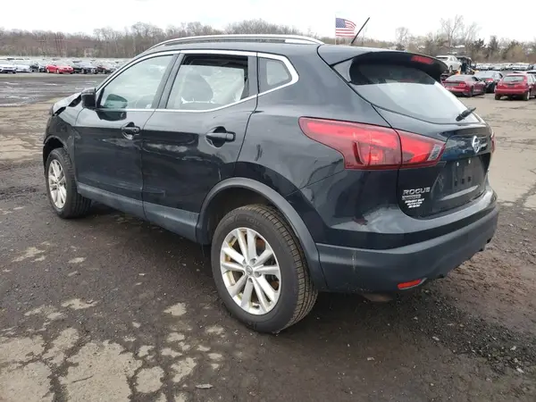 JN1BJ1CR4JW263678 2018 NISSAN ROGUE - Image 2