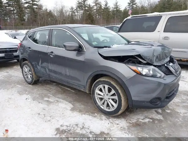 JN1BJ1CR4JW264927 2018 NISSAN ROGUE - Image 1