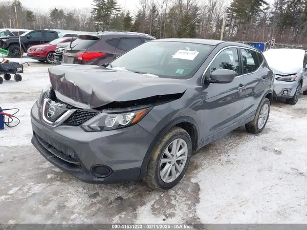 JN1BJ1CR4JW264927 2018 NISSAN ROGUE - Image 2