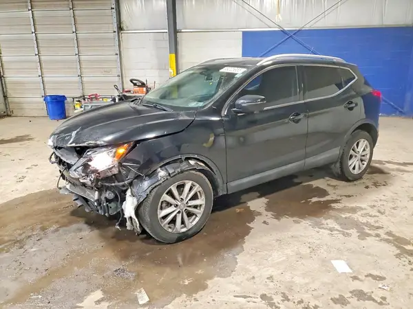 JN1BJ1CR4JW267519 2018 NISSAN ROGUE - Image 1