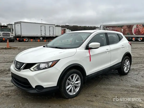 JN1BJ1CR4JW283347 2018 NISSAN ROGUE - Image 1