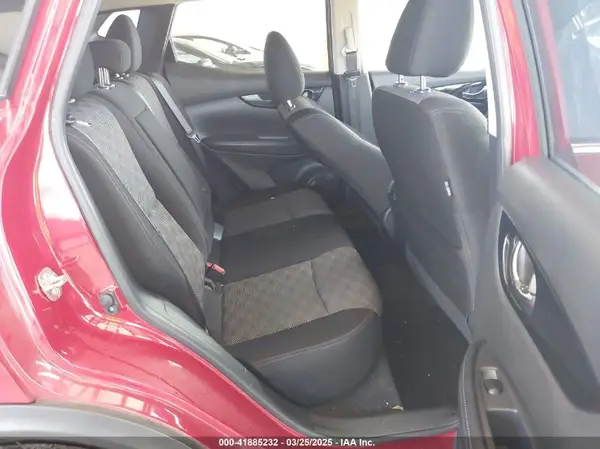 JN1BJ1CR4JW283588 2018 NISSAN ROGUE - Image 8