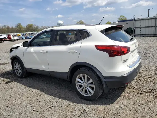 JN1BJ1CR4JW286832 2018 NISSAN ROGUE - Image 2