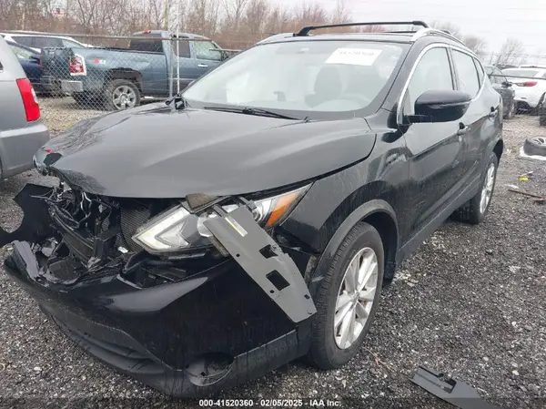 JN1BJ1CR4JW287771 2018 NISSAN ROGUE - Image 2