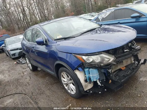 JN1BJ1CR4JW293845 2018 NISSAN ROGUE - Image 1