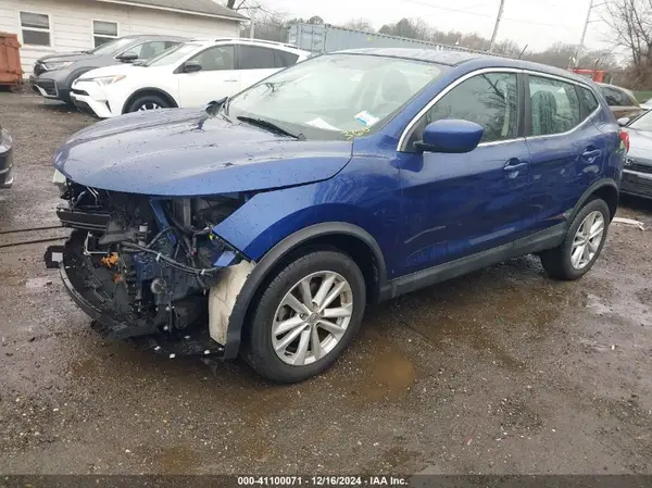 JN1BJ1CR4JW293845 2018 NISSAN ROGUE - Image 2