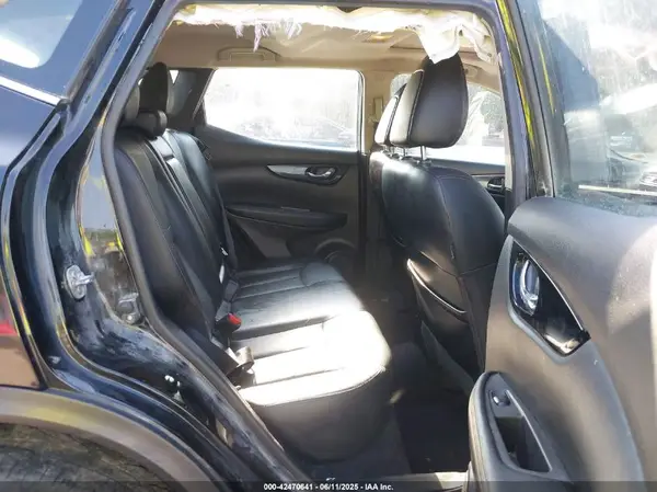 JN1BJ1CR4KW313173 2019 NISSAN ROGUE - Image 8