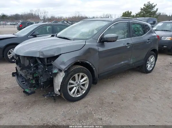 JN1BJ1CR4KW318132 2019 NISSAN ROGUE - Image 2