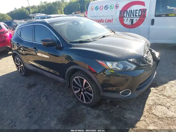 JN1BJ1CR5HW101326 2017 NISSAN ROGUE - Image 1