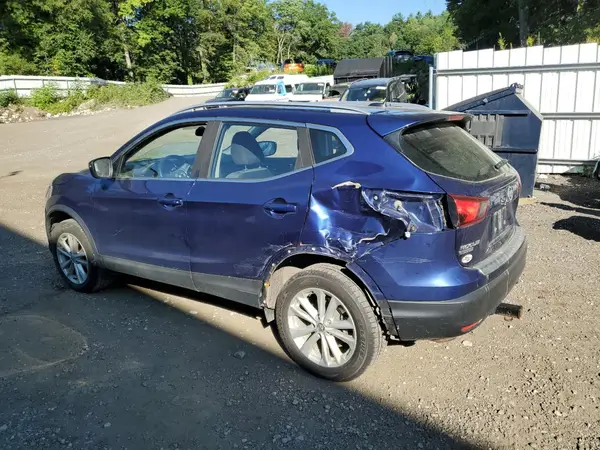 JN1BJ1CR5HW102766 2017 NISSAN ROGUE - Image 2